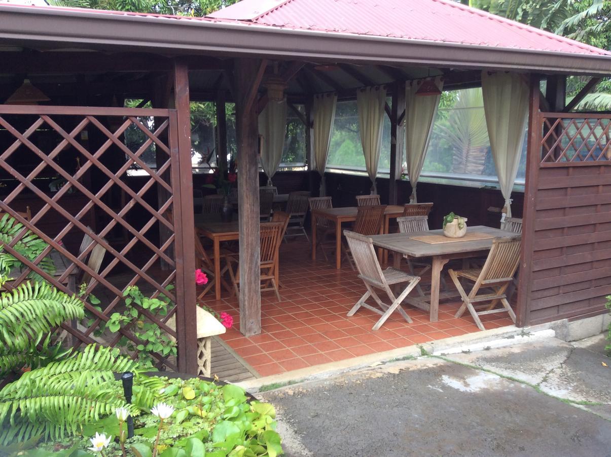 Le Bungalow Des Bougainvilliers Ducos Exterior foto