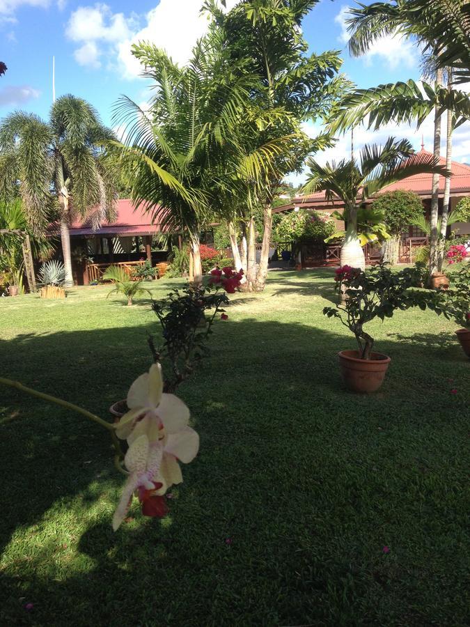 Le Bungalow Des Bougainvilliers Ducos Exterior foto